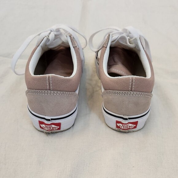 Like New - Vans Old Skool Shoe  - Size 5.5 - Picture 4 of 15